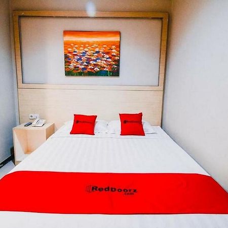 Reddoorz Plus Near Sultan Hasanuddin Airport Makassar Ngoại thất bức ảnh