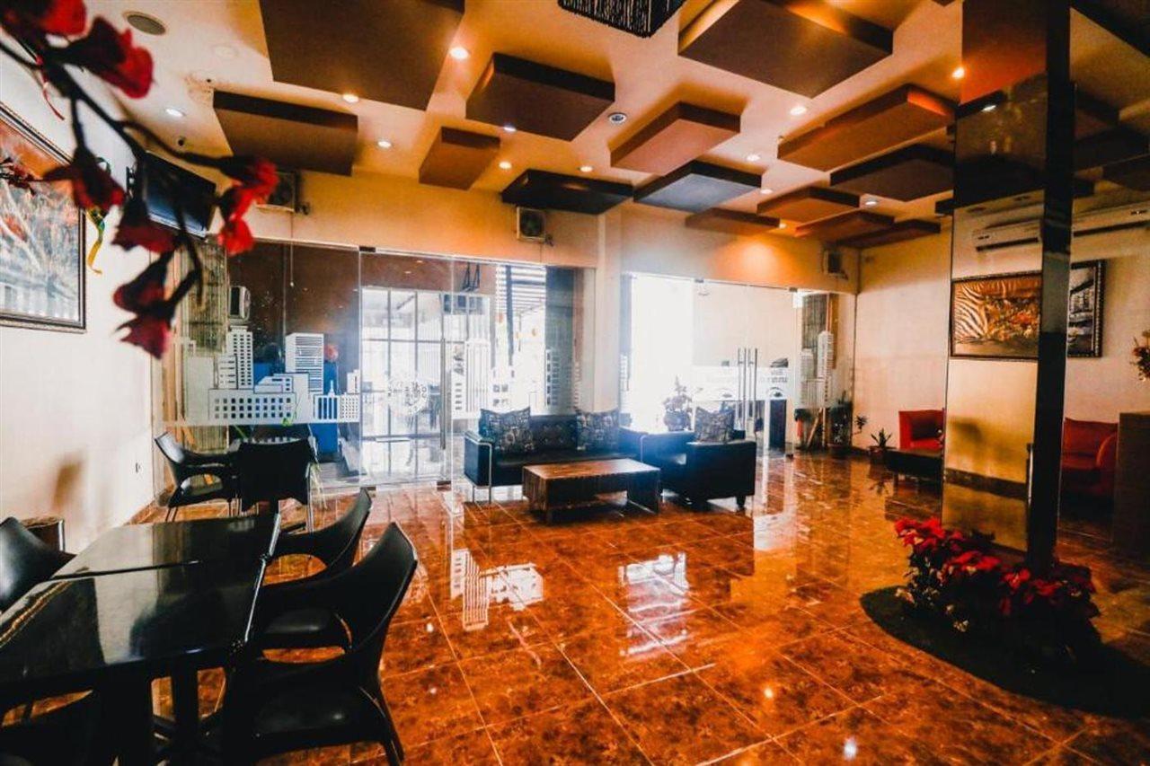 Reddoorz Plus Near Sultan Hasanuddin Airport Makassar Ngoại thất bức ảnh