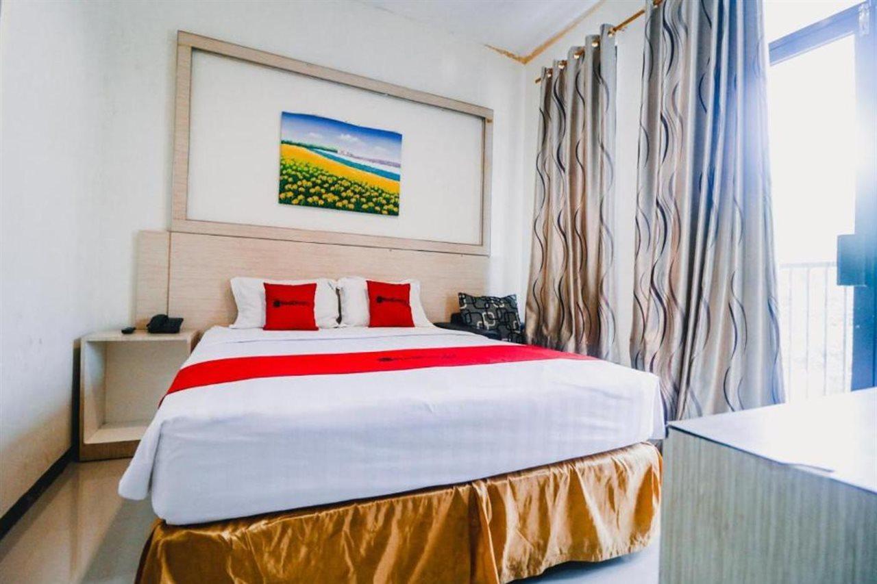 Reddoorz Plus Near Sultan Hasanuddin Airport Makassar Ngoại thất bức ảnh