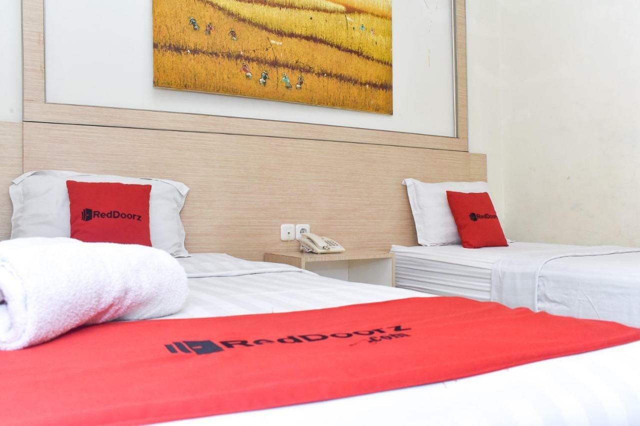 Reddoorz Plus Near Sultan Hasanuddin Airport Makassar Ngoại thất bức ảnh