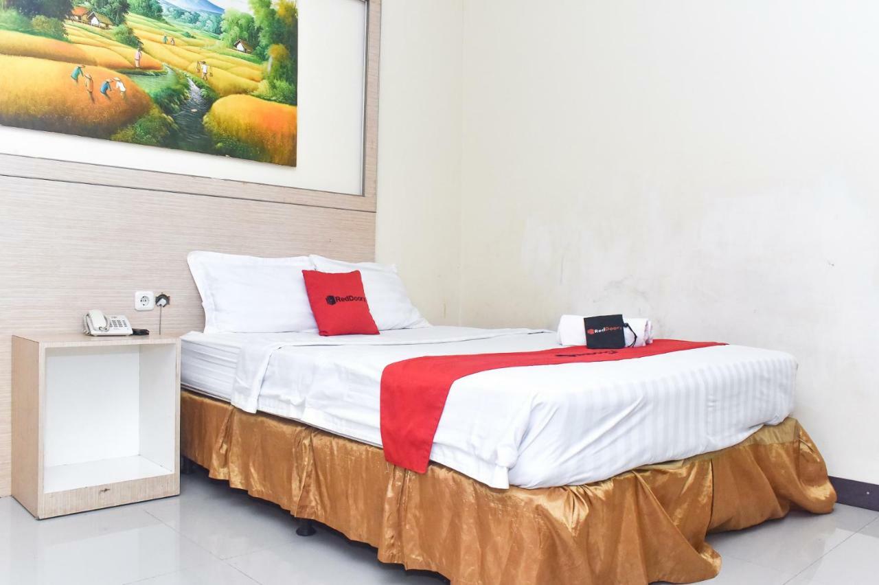 Reddoorz Plus Near Sultan Hasanuddin Airport Makassar Ngoại thất bức ảnh