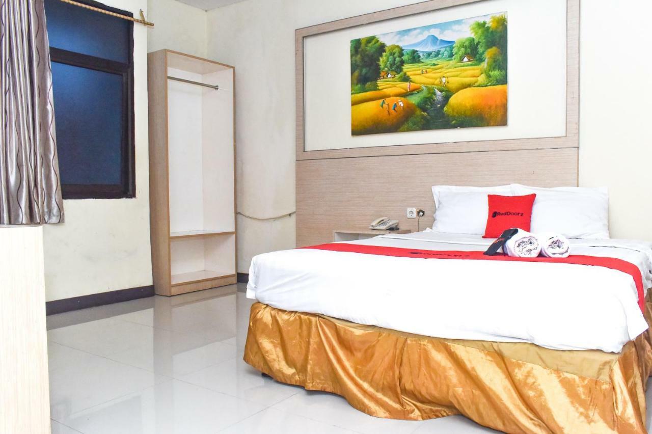 Reddoorz Plus Near Sultan Hasanuddin Airport Makassar Ngoại thất bức ảnh