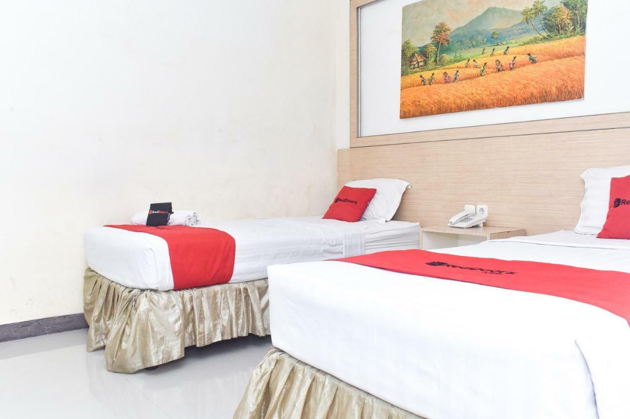 Reddoorz Plus Near Sultan Hasanuddin Airport Makassar Ngoại thất bức ảnh
