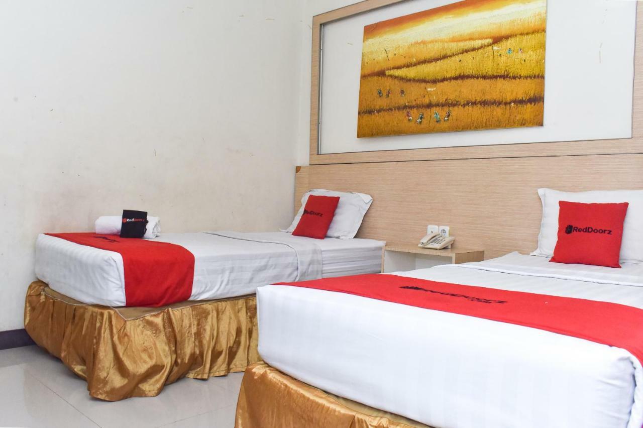 Reddoorz Plus Near Sultan Hasanuddin Airport Makassar Ngoại thất bức ảnh