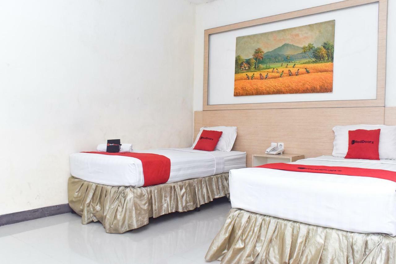 Reddoorz Plus Near Sultan Hasanuddin Airport Makassar Ngoại thất bức ảnh