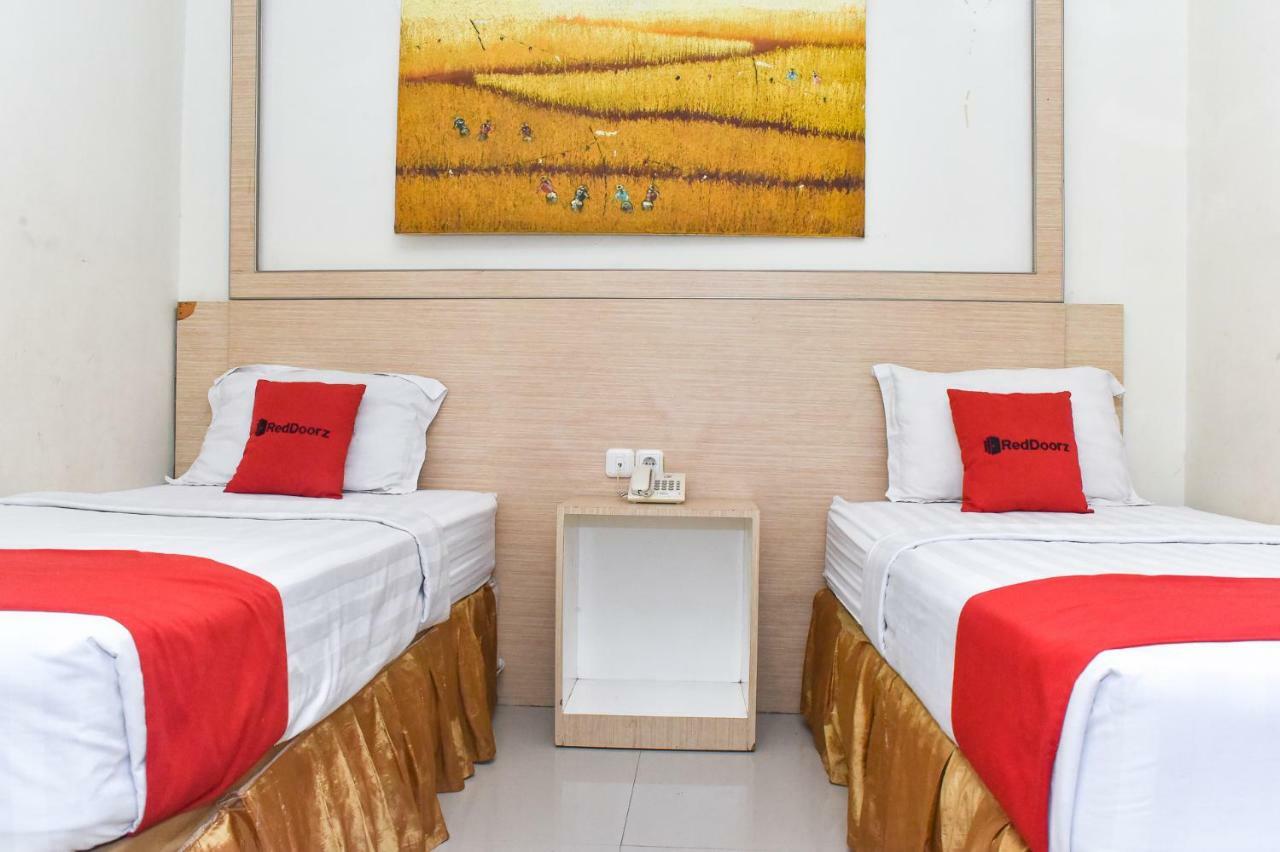 Reddoorz Plus Near Sultan Hasanuddin Airport Makassar Ngoại thất bức ảnh